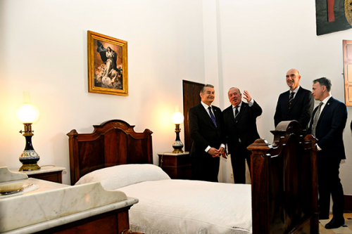 La Casa de Blas Infante estrena la nueva musealización del dormitorio principal